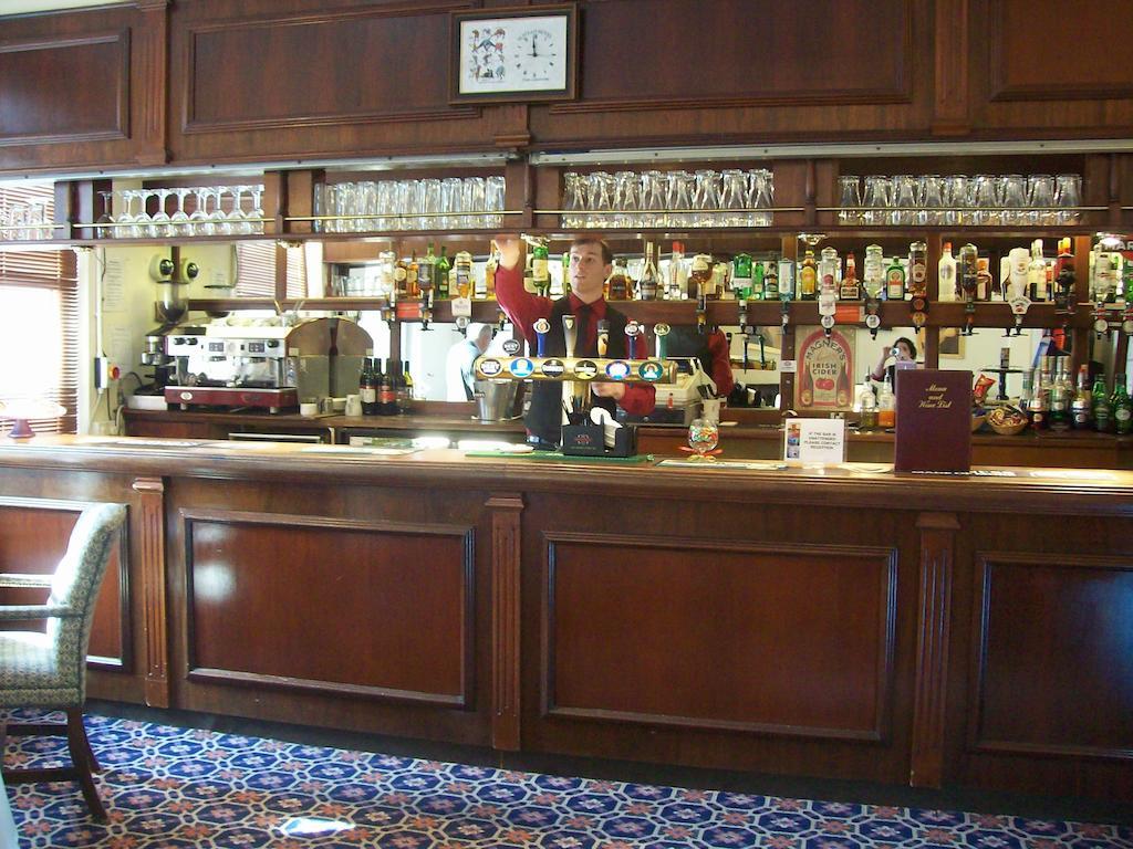 Elstead Hotel Bournemouth Bagian luar foto